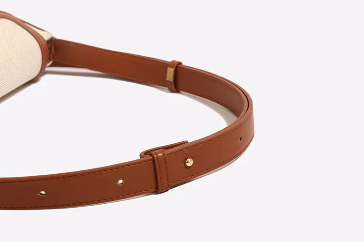 A Bolsa Isabele tem estilo baguete, elegante e funcional. Compacta por fora e espaçosa por dentro, é ideal para o verão e combina com looks casuais ou sofisticados.