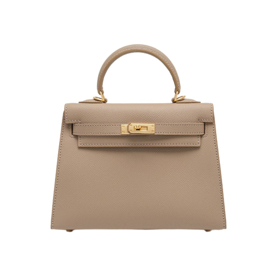 Bolsa Helena em couro legítimo, pequena, elegante e durável. Design clássico inspirado em Grace Kelly, perfeita para quem busca sofisticação atemporal.