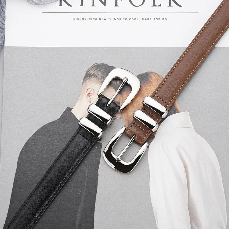 Cinto Mirela em couro legítimo, com fivela prateada em zamac. Sofisticado e versátil, ideal para compor looks casuais ou formais com elegância.