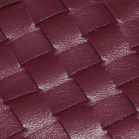 Bolsa Samile estilo baguete com trama trançada à mão. Elegante, moderna e exclusiva, é perfeita para mulheres que valorizam estilo e acabamento impecável.