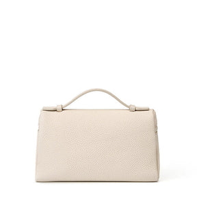 Bolsa Lorena em couro legítimo, compacta, elegante e durável. Design clássico com compartimentos internos, ideal para o dia a dia ou eventos especiais.