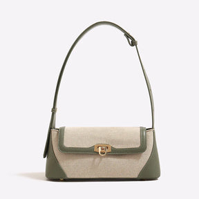 A Bolsa Isabele tem estilo baguete, elegante e funcional. Compacta por fora e espaçosa por dentro, é ideal para o verão e combina com looks casuais ou sofisticados.