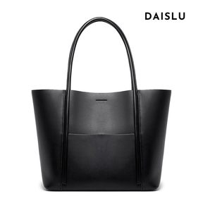 a Bolsa em Couro Letícia, uma peça que une elegância, praticidade e funcionalidade em um design sofisticado.
