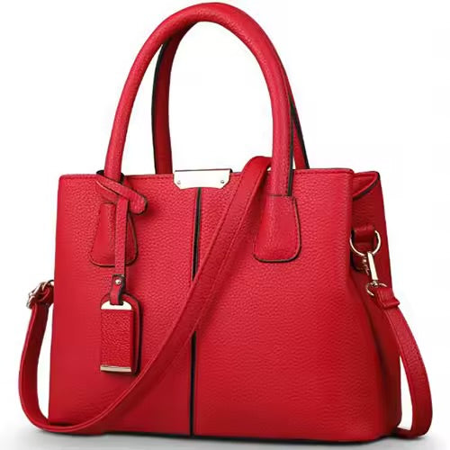 A Bolsa em Couro Sabrina exala sofisticação e minimalismo atemporal. Ela é confeccionada em couro de textura suave e uniforme, transmitindo um ar de discrição refinada.