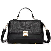 Bolsa Kelly média, elegante e funcional, com alças confortáveis e design clássico. Versátil e sofisticada, ideal para o dia a dia ou ocasiões especiais.