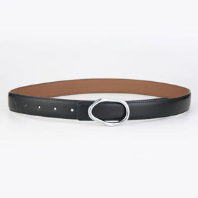 Cinto Eloá em couro legítimo com fivela metálica assimétrica. Sofisticado, durável e versátil, ideal para looks casuais ou formais com toque moderno.