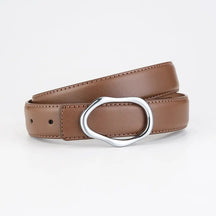 Cinto Eloá em couro legítimo com fivela metálica assimétrica. Sofisticado, durável e versátil, ideal para looks casuais ou formais com toque moderno.