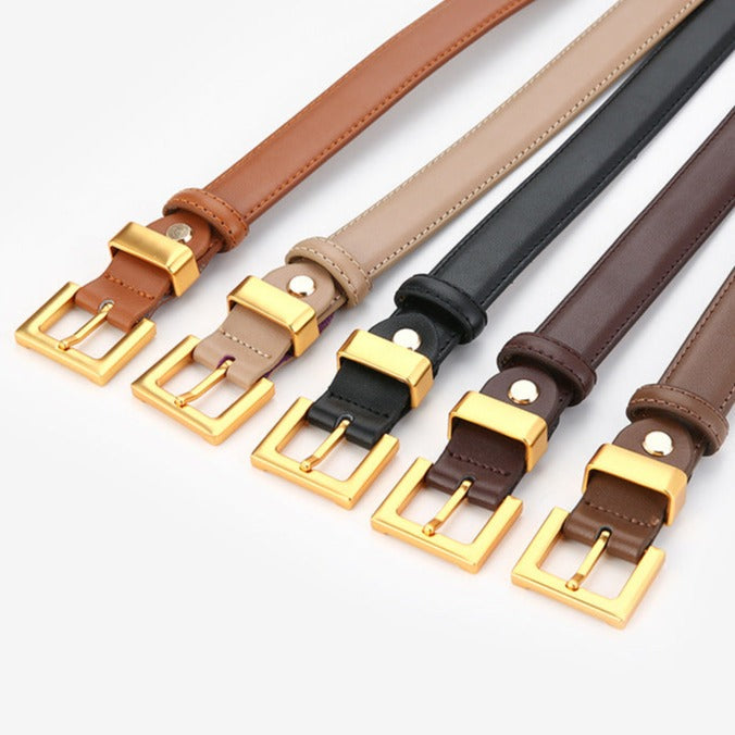 Cinto Ísis em couro legítimo com fivela dourada. Elegante, durável e versátil, ideal para looks casuais ou formais. Disponível em diversas cores.
