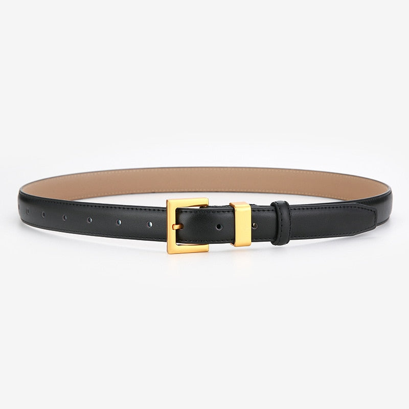 Cinto Ísis em couro legítimo com fivela dourada. Elegante, durável e versátil, ideal para looks casuais ou formais. Disponível em diversas cores.