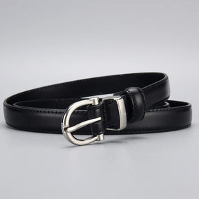 Cinto Ívina em couro legítimo com fivela prateada. Elegante, durável e versátil, com acabamento refinado e ideal para looks casuais ou formais.