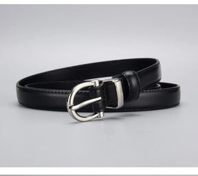 Cinto Ívina em couro legítimo com fivela prateada. Elegante, durável e versátil, com acabamento refinado e ideal para looks casuais ou formais.