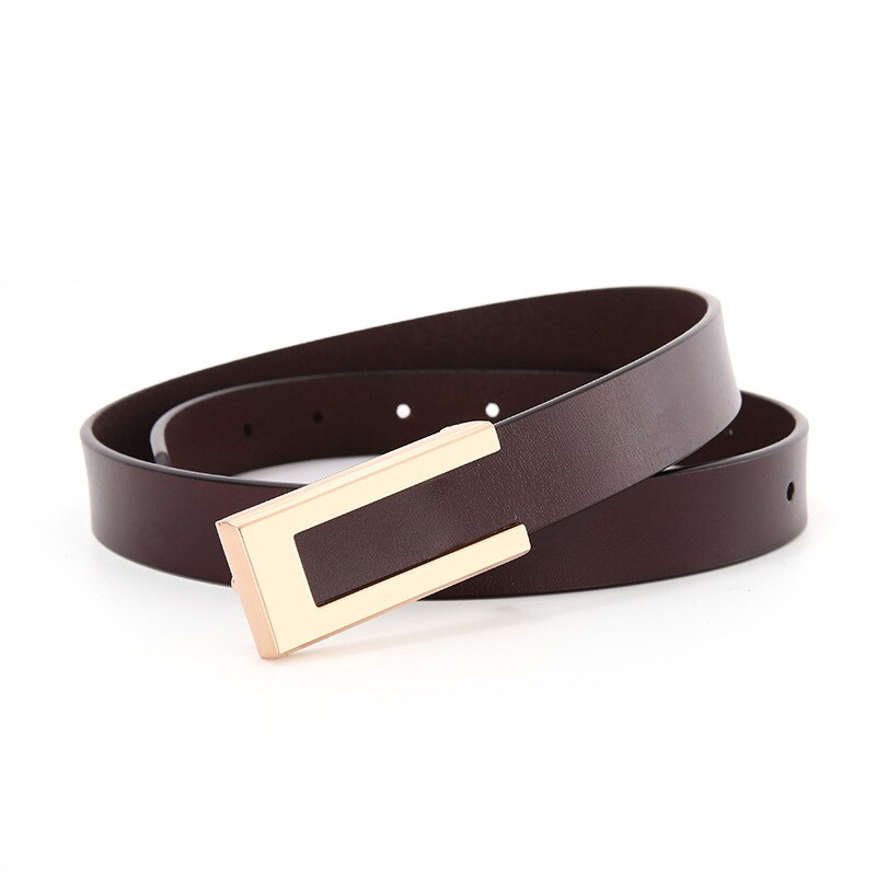 Cinto Jéssica em couro legítimo com fivela dourada. Elegante, durável e versátil, é ideal para looks casuais ou formais com toque sofisticado.