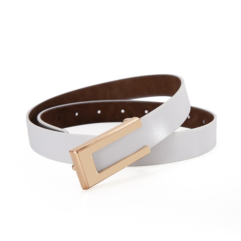 Cinto Jéssica em couro legítimo com fivela dourada. Elegante, durável e versátil, é ideal para looks casuais ou formais com toque sofisticado.