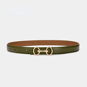 Cinto Júlia em couro legítimo com alto relevo e costura refinada. Elegante e versátil, 2,3 cm de largura, ideal para looks casuais ou formais com charme.