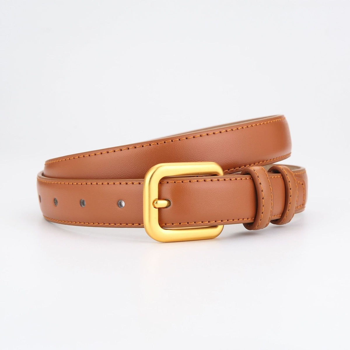 Cinto Letícia em couro legítimo, elegante e versátil. Ideal para jeans, alfaiataria ou vestidos, trazendo sofisticação e estilo a qualquer ocasião.