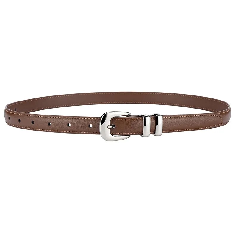 Cinto Mirela em couro legítimo, com fivela prateada em zamac. Sofisticado e versátil, ideal para compor looks casuais ou formais com elegância.