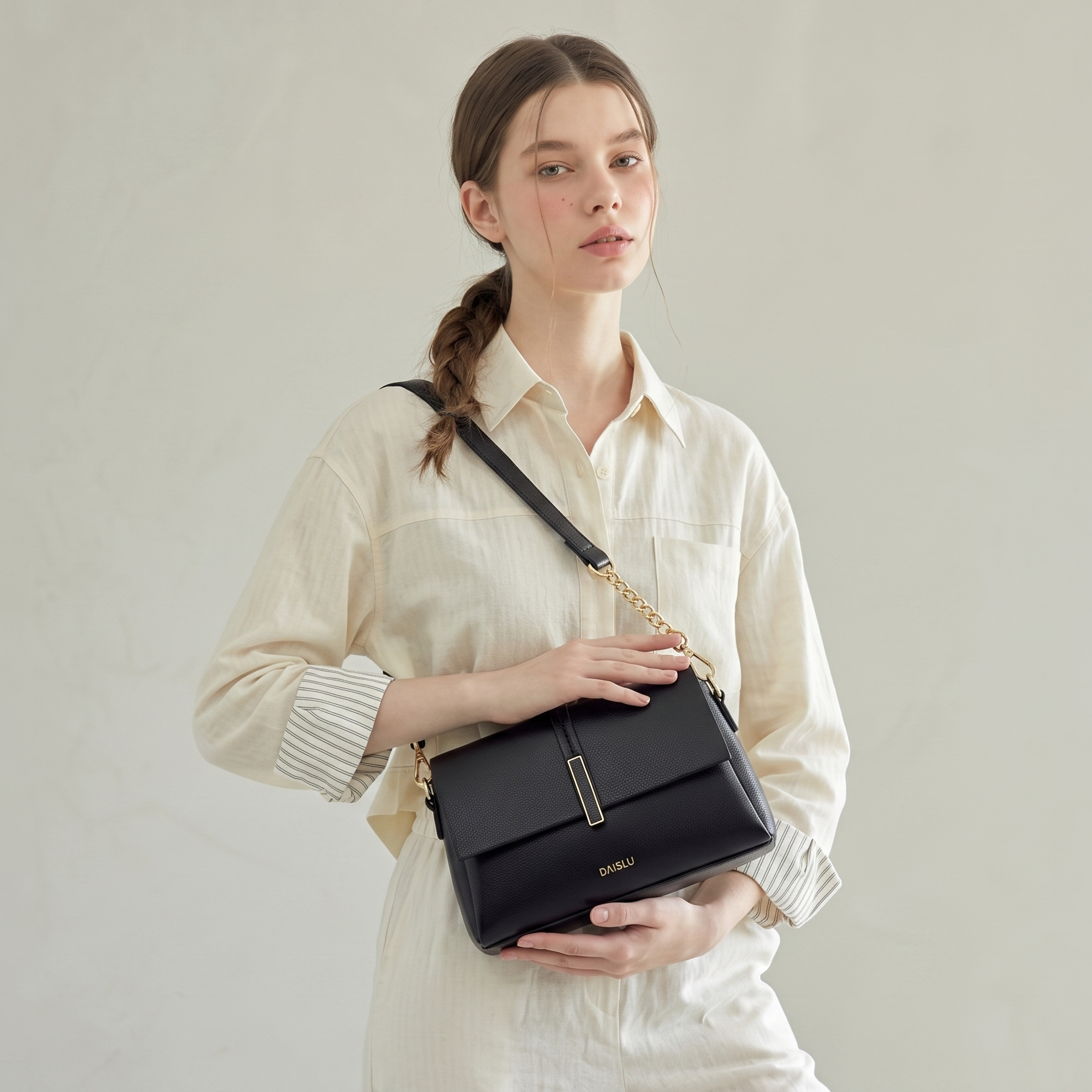 Lioré Crossbody