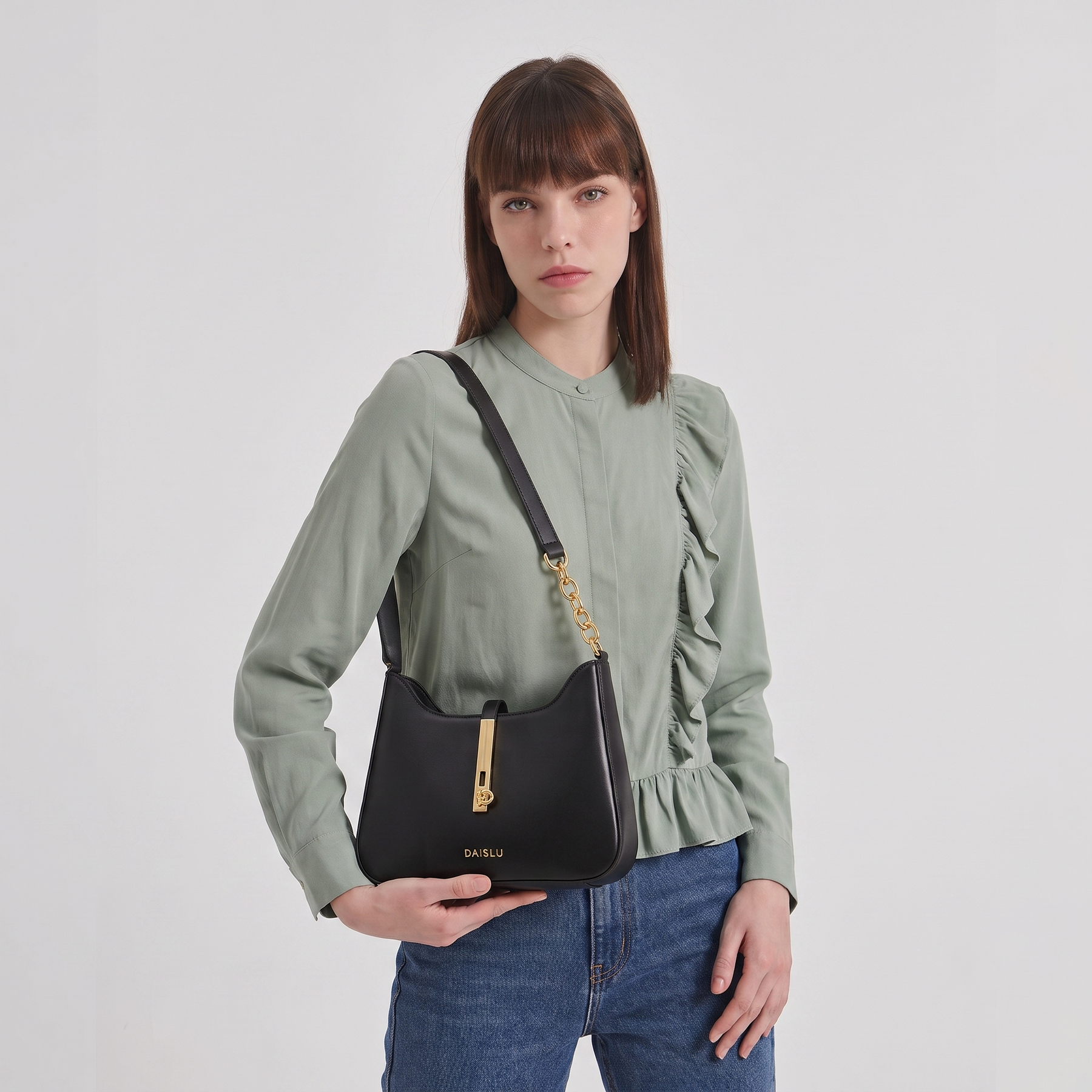 Solenne Shoulder